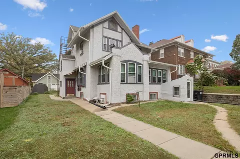 1738 S 32nd Ave, Omaha, NE 68105