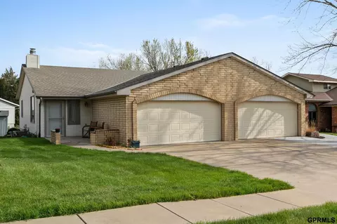1826 Normandy Ln, Lincoln, NE 68512