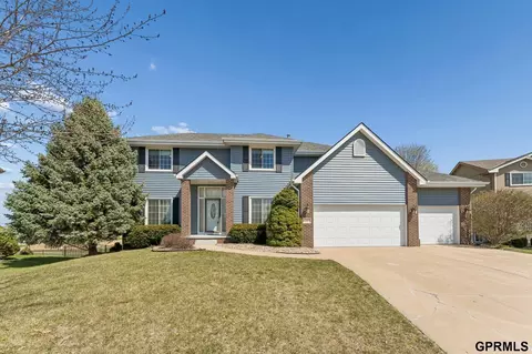 13801 S 22nd Cir, Bellevue, NE 68123