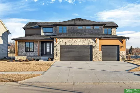 21828 Grover St, Elkhorn, NE 68022