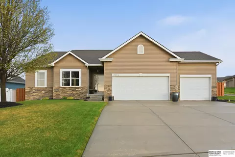 17204 Samantha Rd, Gretna, NE 68028