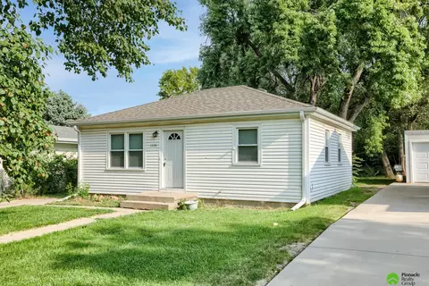 1156 Fairfield St, Lincoln, NE 68521