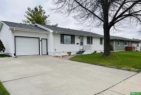 1616 Austin Ln, Fremont, NE 68025