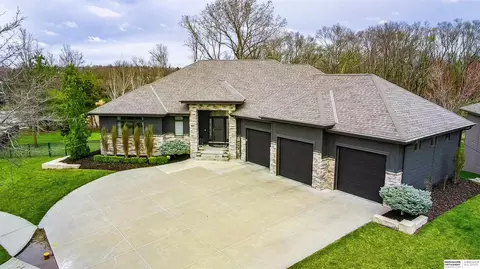 18850 Vinton St, Omaha, NE 68130