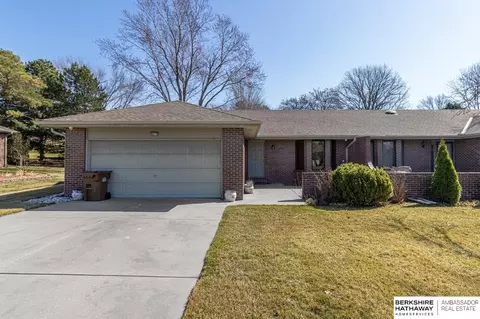 4910 Sinclair Ct, Lincoln, NE 68516