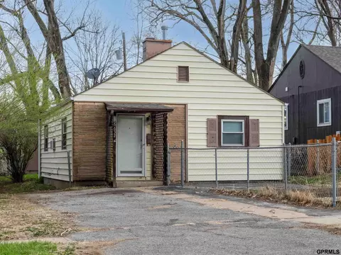 6632 Hamilton St, Omaha, NE 68132