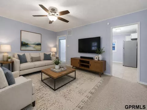 6632 Hamilton St, Omaha, NE 68132