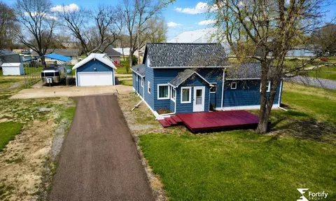 224 S Market St, Shickley, NE 68436
