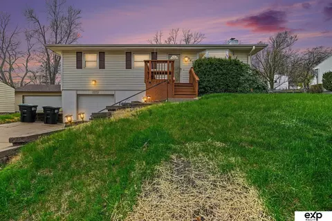9459 Tomahawk Blvd, Omaha, NE 68134