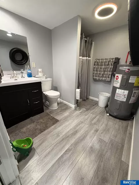Bath - 247 4th St, Hampton, NE 68843 photo 2 of 2