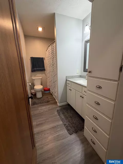 Bath - 247 4th St, Hampton, NE 68843 photo 1 of 2