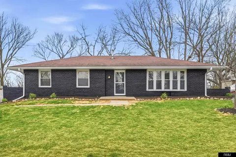 205 Wildwood Dr, Council Bluffs, IA 51503
