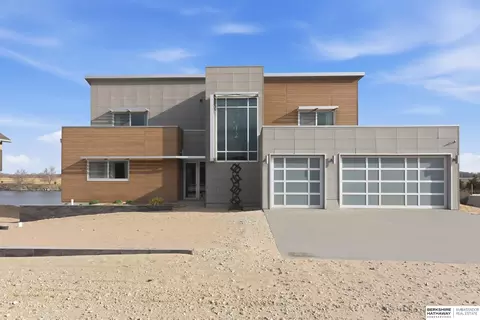 1007 N Shore Dr, Schuyler, NE 68661