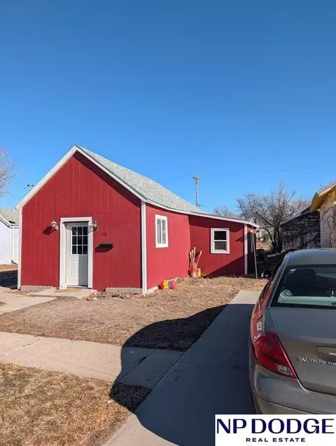 116 Pine St, Chadron, NE 69337 photo 2