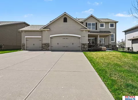 6418 N 163rd St, Omaha, NE 68116