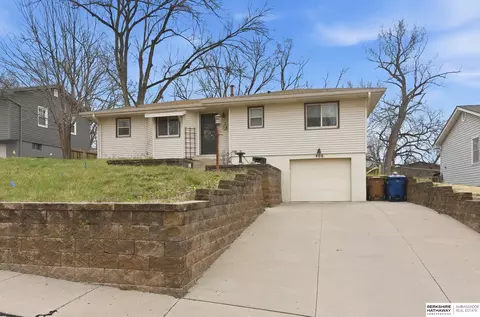 406 Robinson Ave, Bellevue, NE 68005
