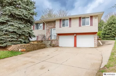 508 Jinings Dr, Bellevue, NE 68005