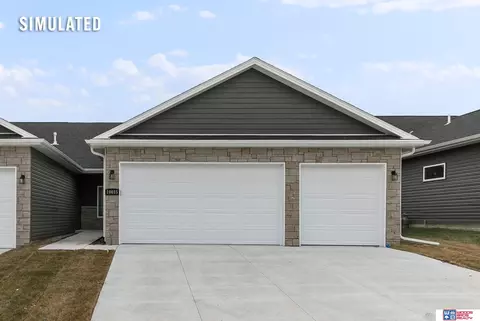 10721 Majestic Ln, Lincoln, NE 68527