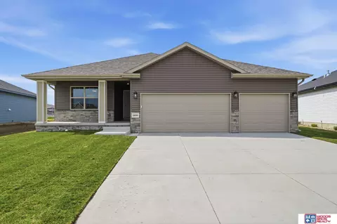 2833 N 90th St, Lincoln, NE 68507