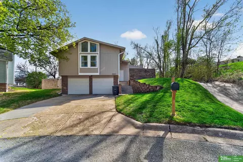 5940 S 137th Cir, Omaha, NE 68137