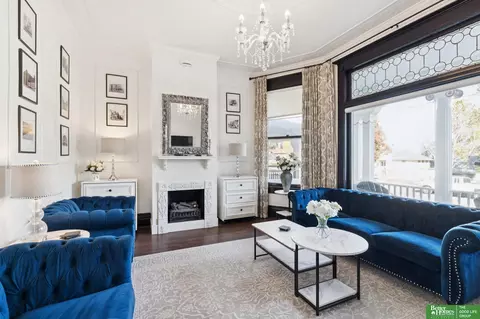 3017 Pacific St, Omaha, NE 68105