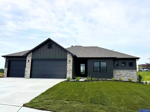 20021 P St, Omaha, NE 68135
