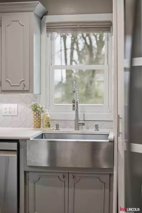 Kitchen - 1305 S 4th Ave, Beatrice, NE 68310 photo 8 of 10