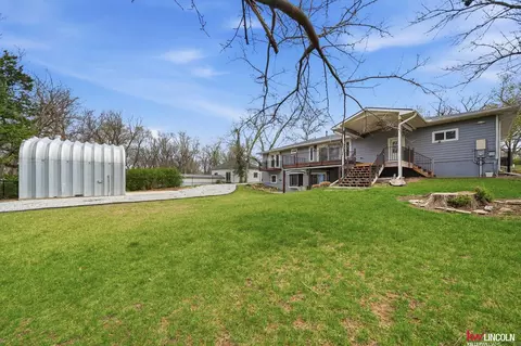 Exterior - 1305 S 4th Ave, Beatrice, NE 68310 photo 10 of 10