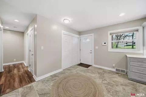 Entry Way - 1305 S 4th Ave, Beatrice, NE 68310 photo 1 of 6