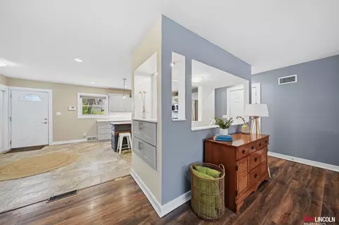 Entry Way - 1305 S 4th Ave, Beatrice, NE 68310 photo 5 of 6