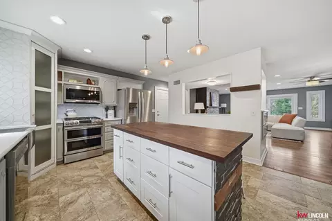 Kitchen - 1305 S 4th Ave, Beatrice, NE 68310 photo 10 of 10