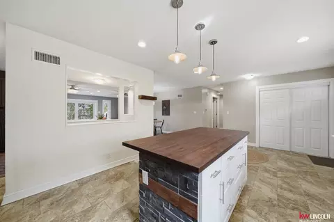 Kitchen - 1305 S 4th Ave, Beatrice, NE 68310 photo 6 of 10
