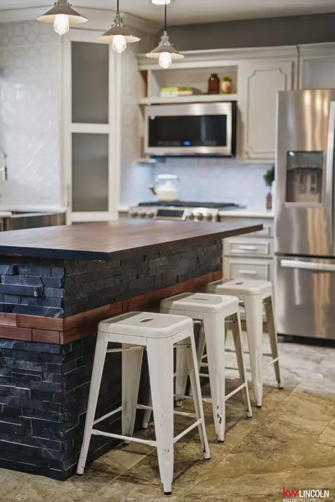 Kitchen - 1305 S 4th Ave, Beatrice, NE 68310 photo 5 of 10