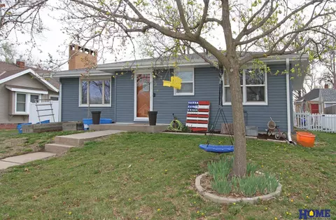 426 S 1st St, Seward, NE 68434