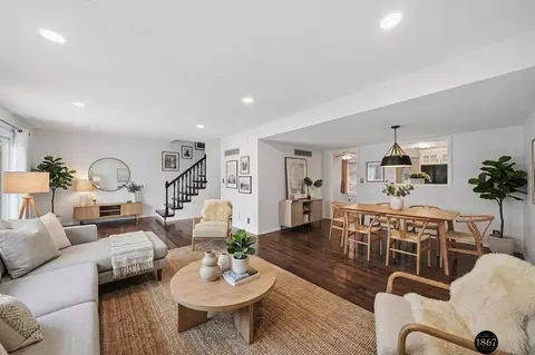 5852 Locust St, Lincoln, NE 68516