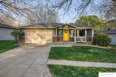 5712 S 41st St, Lincoln, NE 68516