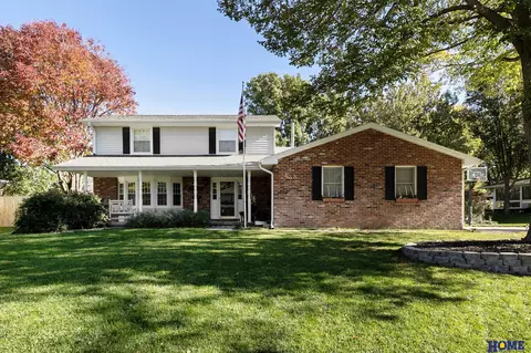 5822 Fieldcrest Way, Lincoln, NE 68512