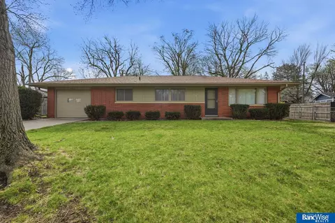 1900 Broadmoore St, Lincoln, NE 68506