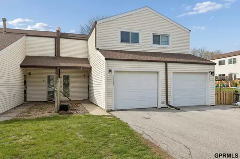 13205 Carpenter St, Omaha, NE 68138