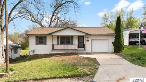 901 Green St, Glenwood, IA 51534