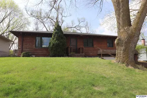 1307 Hansen Ave, Bellevue, NE 68005