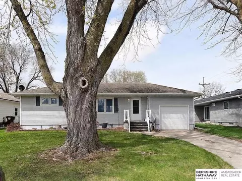 613 8th St, Scribner, NE 68057