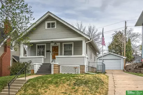 4420 Mayberry St, Omaha, NE 68105