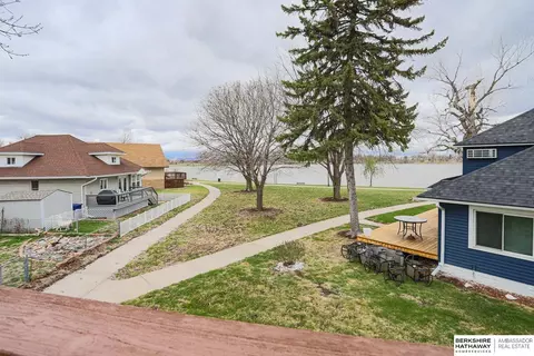 116 Carter Lake Clb, Carter Lake, IA 51510