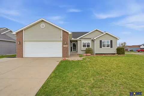 13450 Highlander Pl, Waverly, NE 68462
