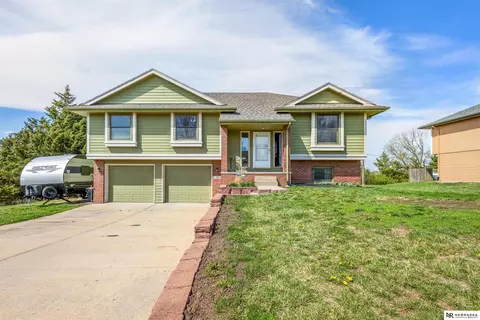 1500 Beaver Lake Blvd, Plattsmouth, NE 68048