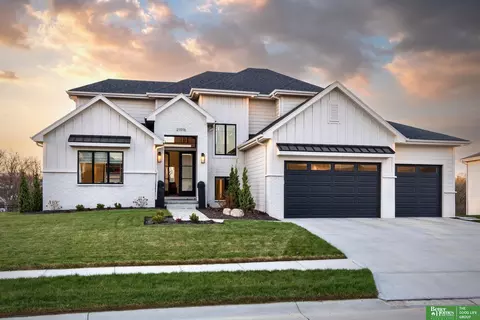21016 C St, Elkhorn, NE 68022