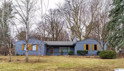 7811 Pierce Cir, Omaha, NE 68124