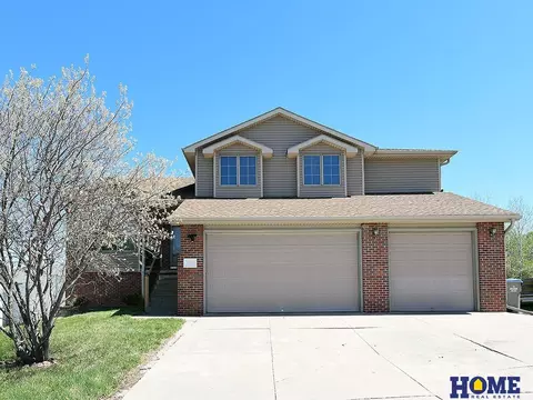 1520 Moreland Ct, Lincoln, NE 68521