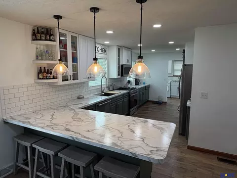 428 S 3rd St, Seward, NE 68434